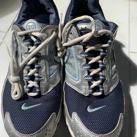 Women’s Nike running shoe-Zoom Air 20 size9.5 - Picture 3 of 9